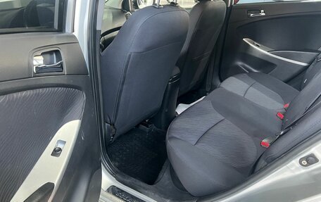 Hyundai Solaris II рестайлинг, 2011 год, 500 000 рублей, 8 фотография