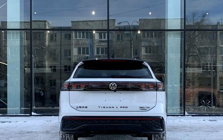 Volkswagen Tiguan, 2025 год, 4 888 000 рублей, 6 фотография