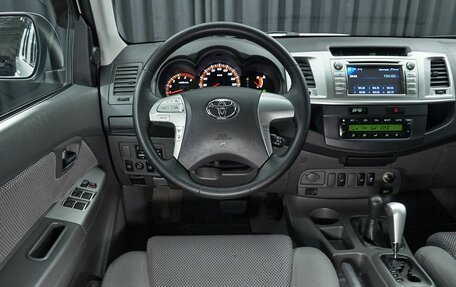 Toyota Hilux VII, 2013 год, 2 599 000 рублей, 8 фотография