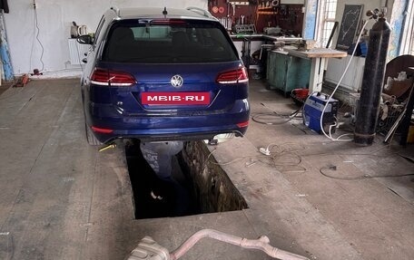 Volkswagen Golf R VII, 2017 год, 3 100 000 рублей, 11 фотография