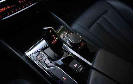 BMW 5 серия, 2018 год, 3 090 000 рублей, 15 фотография