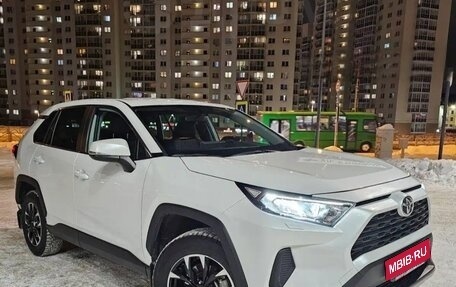 Toyota RAV4, 2022 год, 3 750 000 рублей, 1 фотография