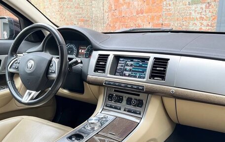 Jaguar XF I рестайлинг, 2013 год, 2 000 000 рублей, 7 фотография