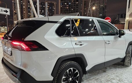 Toyota RAV4, 2022 год, 3 750 000 рублей, 3 фотография