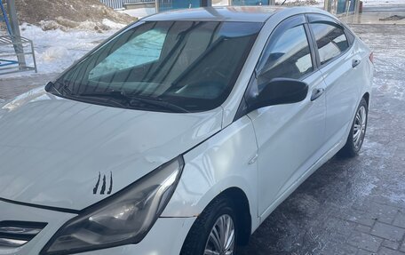 Hyundai Solaris II рестайлинг, 2015 год, 620 000 рублей, 3 фотография