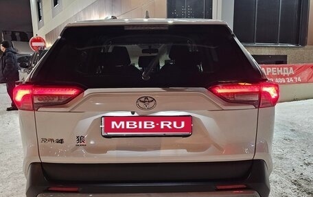 Toyota RAV4, 2022 год, 3 750 000 рублей, 4 фотография