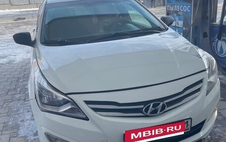 Hyundai Solaris II рестайлинг, 2015 год, 620 000 рублей, 4 фотография