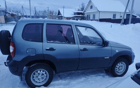 Chevrolet Niva I рестайлинг, 2015 год, 600 000 рублей, 3 фотография