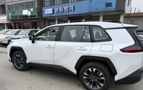 Toyota RAV4, 2025 год, 4 400 000 рублей, 4 фотография