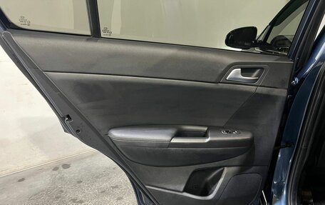 KIA Sportage IV рестайлинг, 2020 год, 2 400 000 рублей, 40 фотография