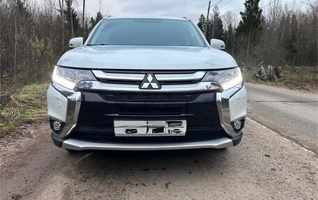 Mitsubishi Outlander III рестайлинг 3, 2018 год, 2 750 000 рублей, 1 фотография