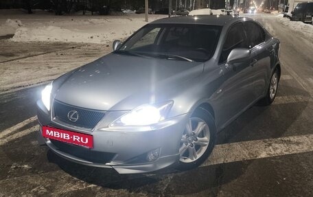 Lexus IS II рестайлинг 2, 2007 год, 1 300 000 рублей, 2 фотография