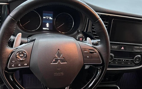 Mitsubishi Outlander III рестайлинг 3, 2018 год, 2 750 000 рублей, 5 фотография