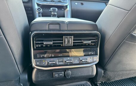 Toyota Land Cruiser, 2021 год, 9 600 000 рублей, 32 фотография