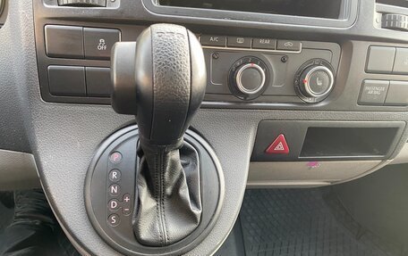 Volkswagen Caravelle T5, 2012 год, 1 800 000 рублей, 15 фотография