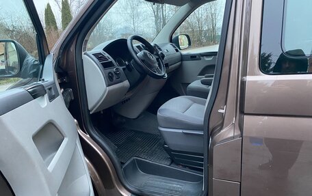 Volkswagen Caravelle T5, 2012 год, 1 800 000 рублей, 18 фотография