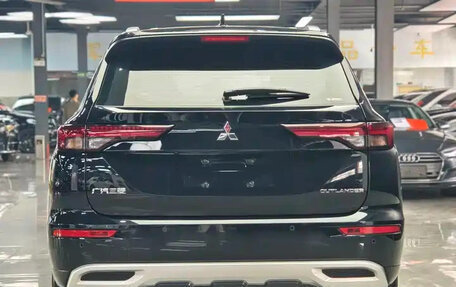 Mitsubishi Outlander, 2023 год, 3 735 400 рублей, 8 фотография
