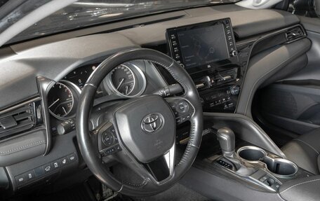 Toyota Camry, 2021 год, 2 790 000 рублей, 5 фотография