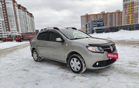Renault Logan II, 2017 год, 920 000 рублей, 10 фотография