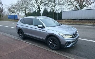 Volkswagen Tiguan, 2023 год, 2 100 000 рублей, 1 фотография