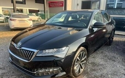 Skoda Superb III рестайлинг, 2025 год, 2 850 000 рублей, 1 фотография