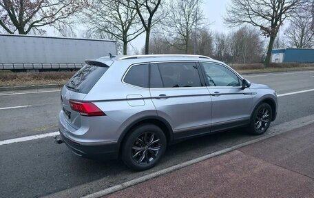 Volkswagen Tiguan, 2023 год, 2 100 000 рублей, 10 фотография