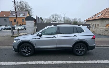 Volkswagen Tiguan, 2023 год, 2 100 000 рублей, 11 фотография