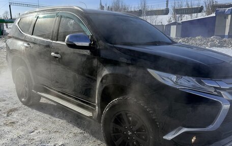 Mitsubishi Pajero Sport III рестайлинг, 2019 год, 3 450 000 рублей, 3 фотография