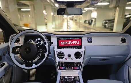 Rolls-Royce Cullinan, 2023 год, 38 500 000 рублей, 17 фотография