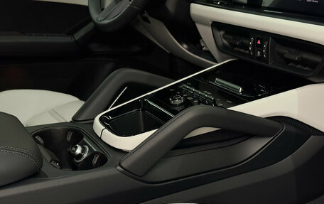 Porsche Cayenne III, 2025 год, 26 752 944 рублей, 29 фотография