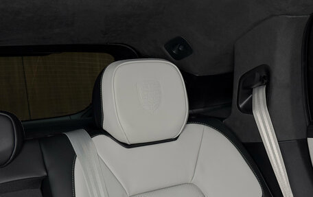 Porsche Cayenne III, 2025 год, 26 752 944 рублей, 30 фотография