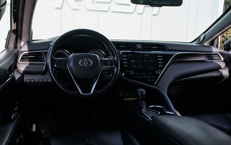 Toyota Camry, 2018 год, 2 899 000 рублей, 6 фотография