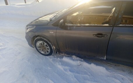 Hyundai Solaris II рестайлинг, 2019 год, 1 200 000 рублей, 9 фотография