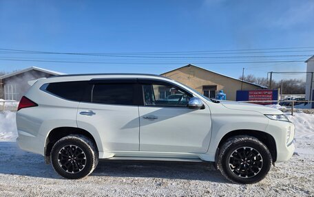 Mitsubishi Montero Sport, 2023 год, 5 100 000 рублей, 4 фотография