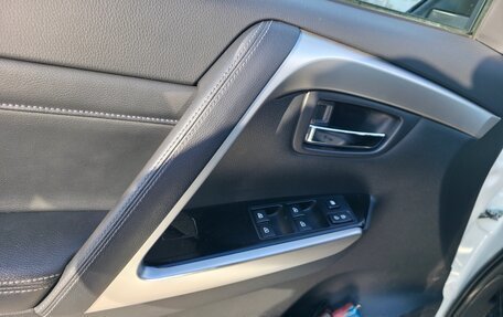 Mitsubishi Montero Sport, 2023 год, 5 100 000 рублей, 9 фотография