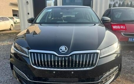 Skoda Superb III рестайлинг, 2025 год, 2 850 000 рублей, 2 фотография