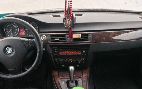 BMW 3 серия, 2006 год, 850 000 рублей, 16 фотография