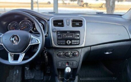 Renault Logan II, 2019 год, 1 090 000 рублей, 13 фотография