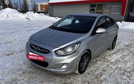 Hyundai Solaris II рестайлинг, 2012 год, 820 000 рублей, 2 фотография