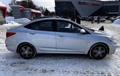 Hyundai Solaris II рестайлинг, 2012 год, 820 000 рублей, 5 фотография