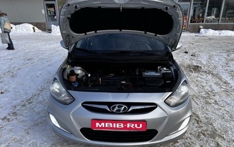 Hyundai Solaris II рестайлинг, 2012 год, 820 000 рублей, 17 фотография