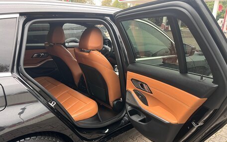 BMW 3 серия, 2019 год, 3 350 000 рублей, 11 фотография