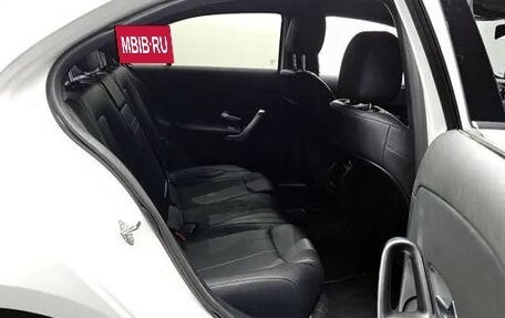 Mercedes-Benz A-Класс, 2022 год, 2 490 000 рублей, 6 фотография