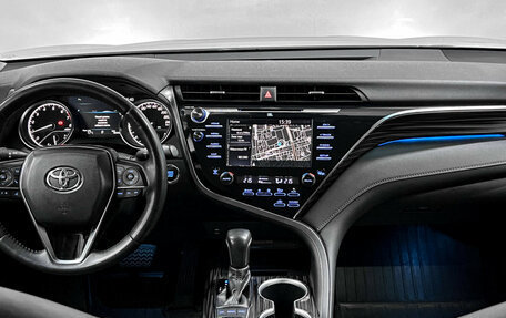 Toyota Camry, 2020 год, 3 084 000 рублей, 16 фотография