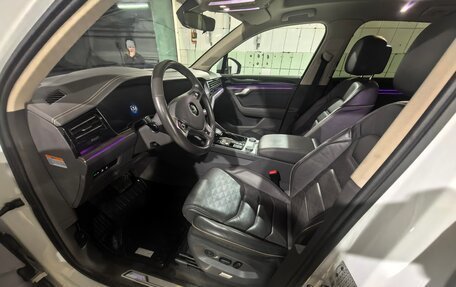 Volkswagen Touareg III, 2019 год, 5 300 000 рублей, 14 фотография