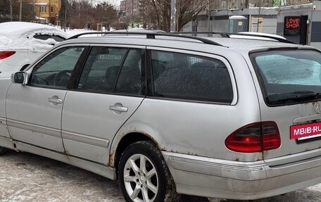 Mercedes-Benz E-Класс, 2001 год, 325 000 рублей, 3 фотография