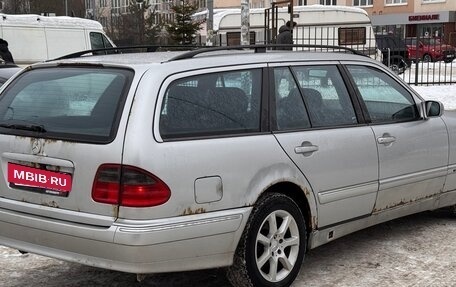 Mercedes-Benz E-Класс, 2001 год, 325 000 рублей, 4 фотография
