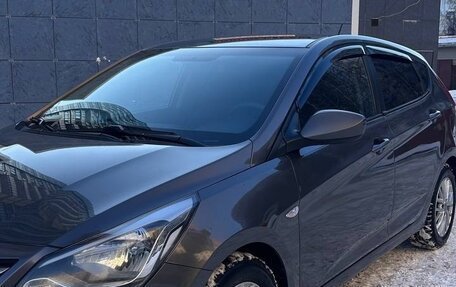 Hyundai Solaris II рестайлинг, 2014 год, 900 000 рублей, 1 фотография