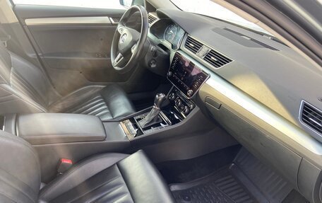 Skoda Superb III рестайлинг, 2018 год, 2 195 000 рублей, 23 фотография