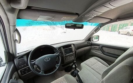 Toyota Land Cruiser 100 рестайлинг 2, 2006 год, 1 900 000 рублей, 11 фотография